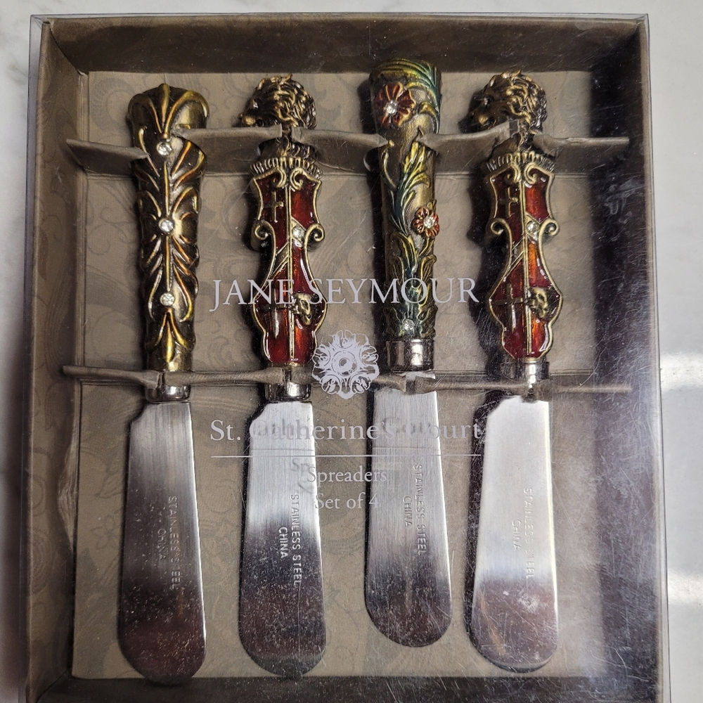 Jane Seymour Decorative Spreaders Set. (111)